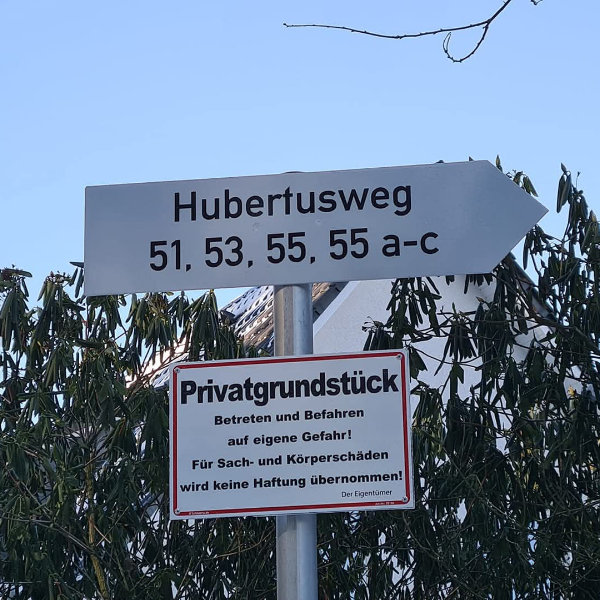 Schilder und Leitsysteme